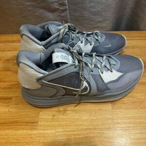 Mens Nike Kyrie 5 Size 9